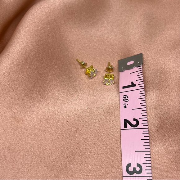 Princess Cut Gold Toned Crystal Studded Earring - Picture 4 of 5